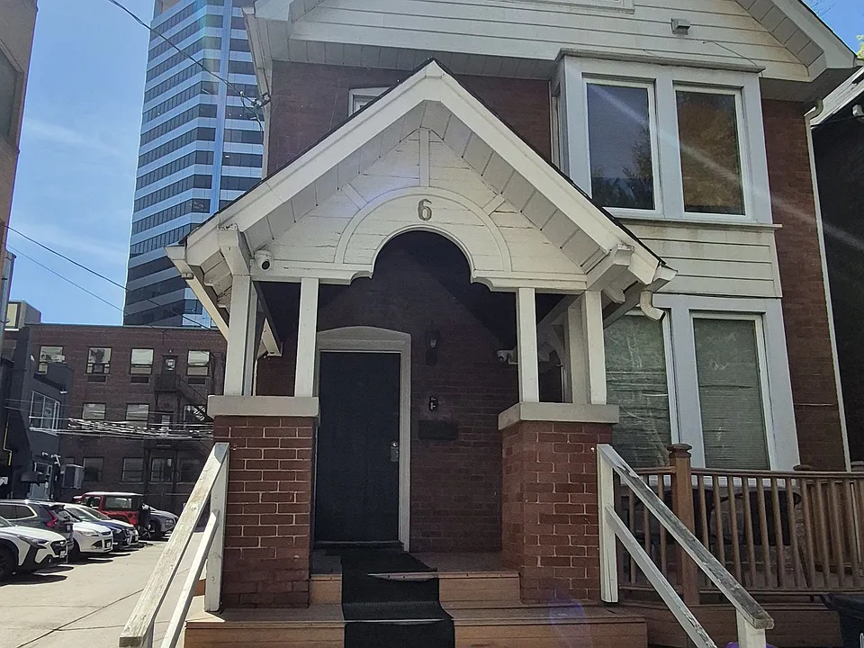 6 Ferndale Ave