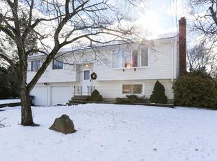 29 Pierce St, Hudson, MA 01749