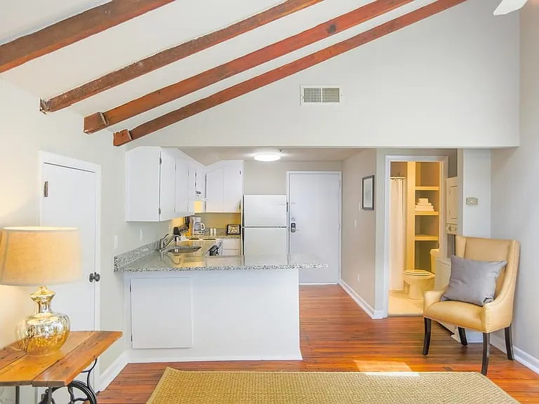 124 E Liberty St #D — Photo 1