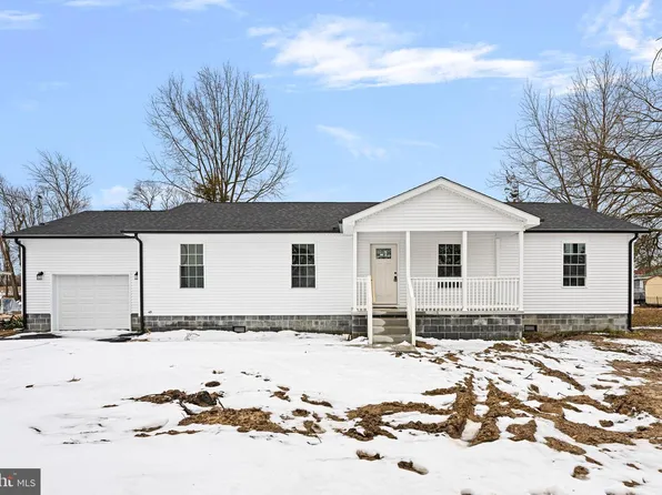 18 McClary St, Leipsic, DE 19901