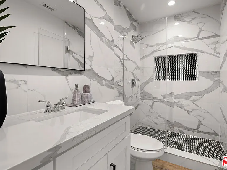 5928 Tobias Ave — Photo 15