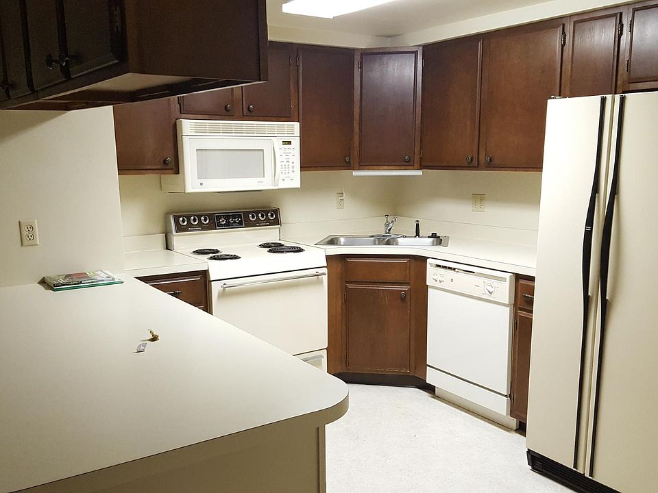 2nd image of 1406 Bradley Dr #K-113