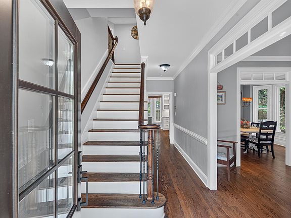 3rd image of 1903 Castalia Dr