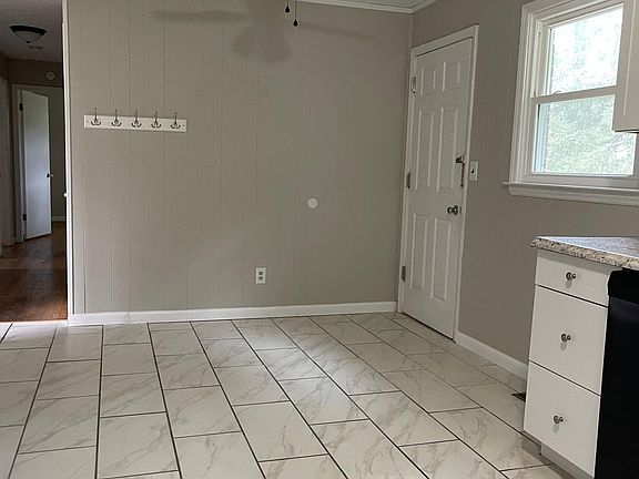 4th image of 715 Suncrest Dr