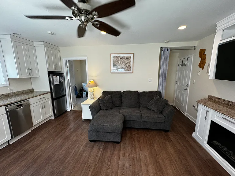 2708 Long Beach Blvd #2 — Photo 3