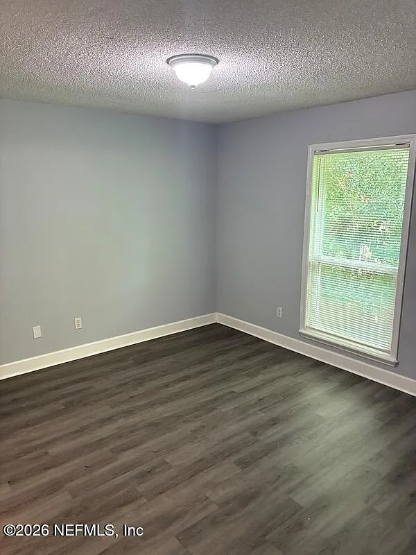 2 bed, 1.5 bath, 1152 sqft, $1,300 — Photo 3