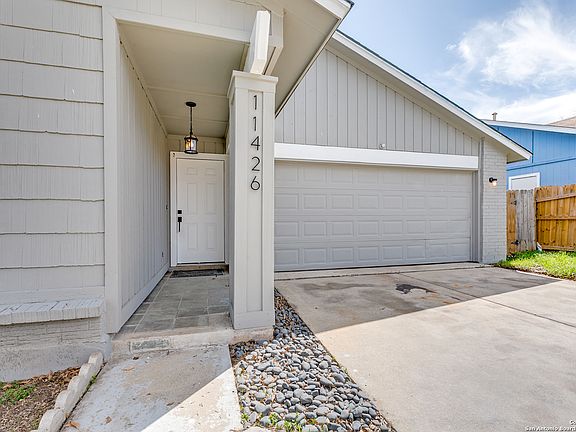 3rd image of 11426 Black Fox Dr