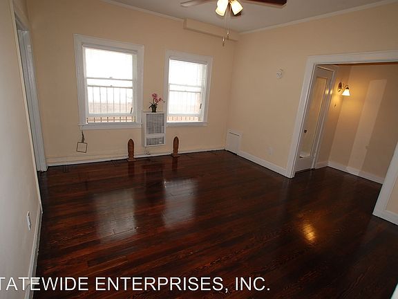 3rd image of 512 S Bonnie Brae St APT 305