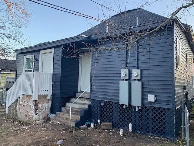 821 W Day St — Photo 4