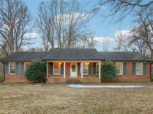1044 Dalton Rd, Marietta, SC 29661