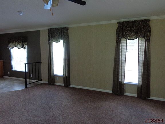 3rd image of 123 Hemlock St