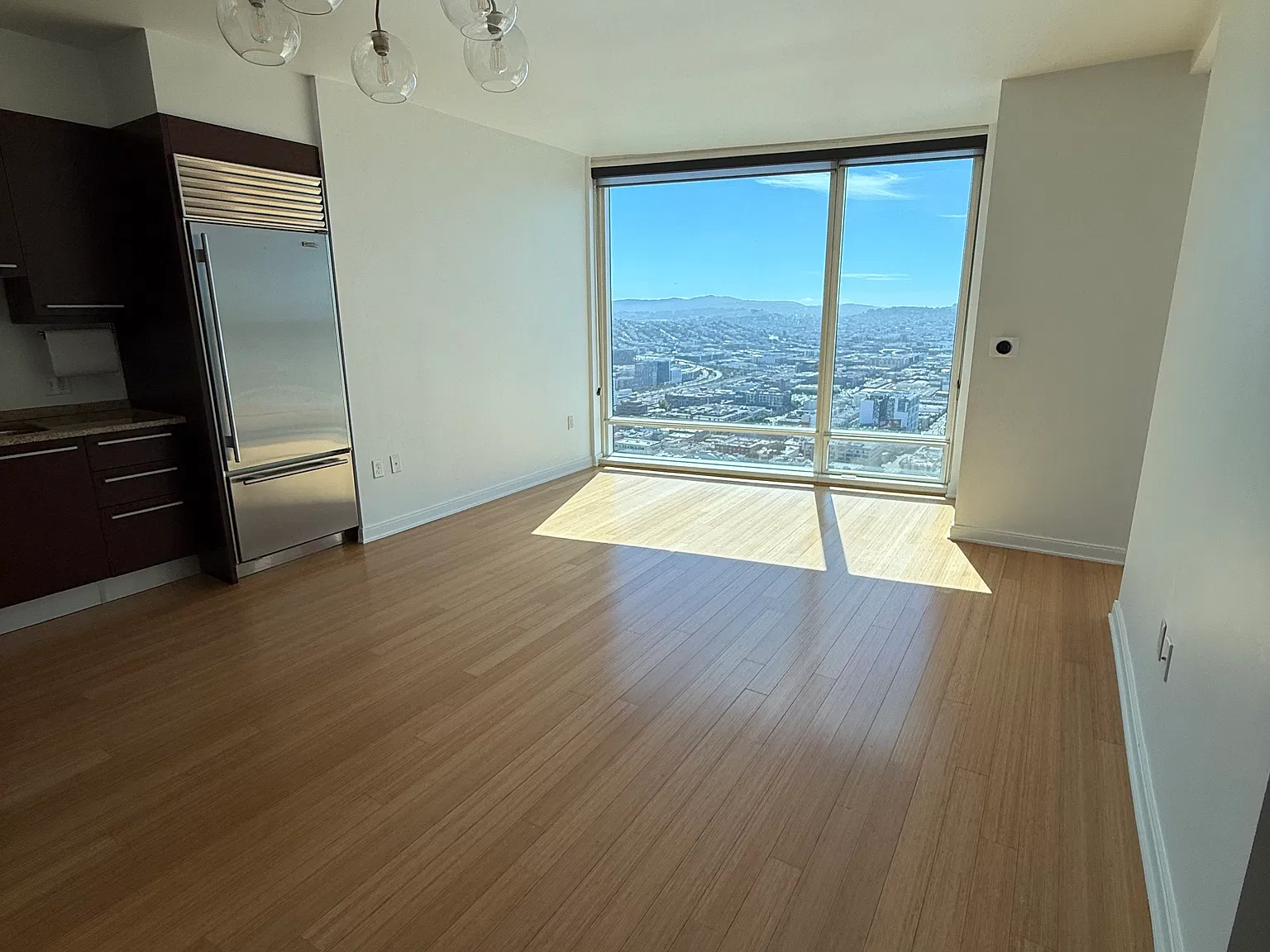 1 bed, 605 sqft, $6,200 — Photo 2