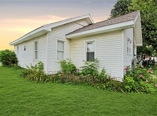 4 Railroad Ave, Charleston, IL 61920