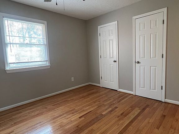 5th image of 409 Brookhaven Dr #3