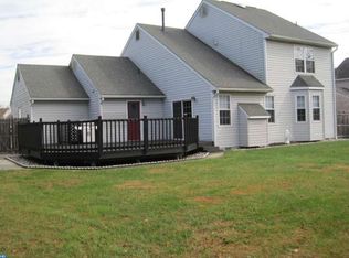 32 Randolph Ln, Sicklerville, NJ 08081