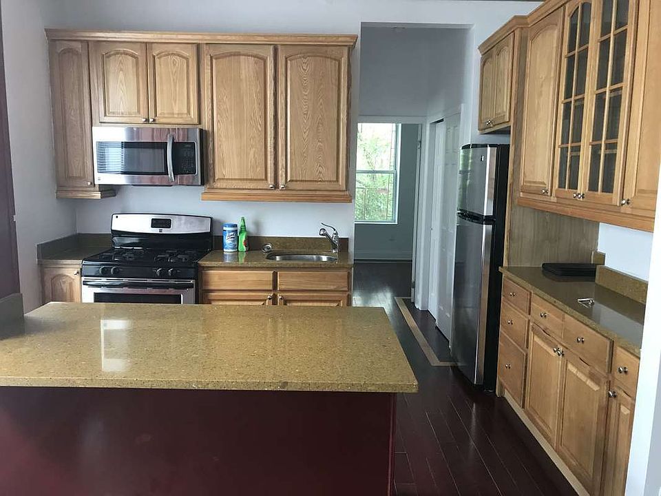 1st image of 437 27th Ave APT 3R