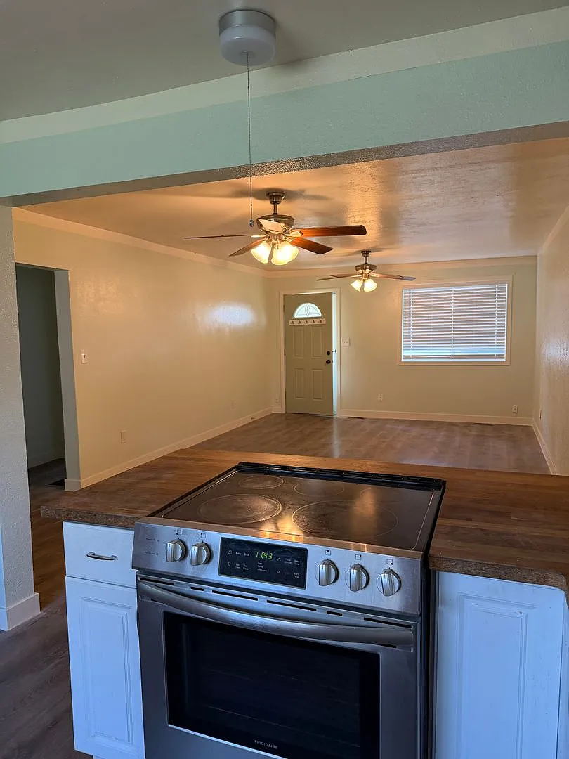3Bed 2Bath in Echo — Photo 3