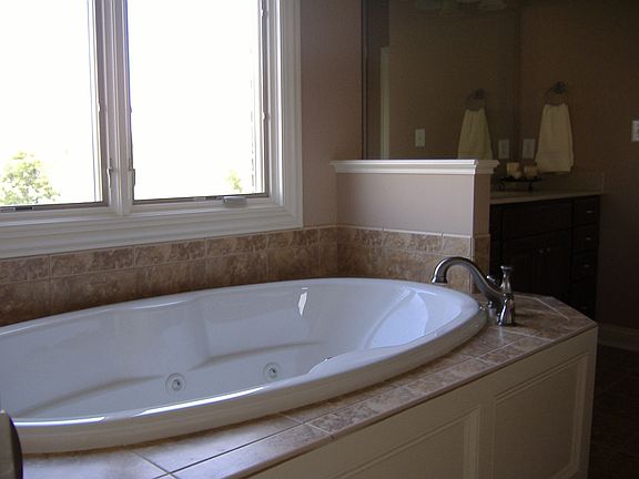 Jacuzzi bath in master bath