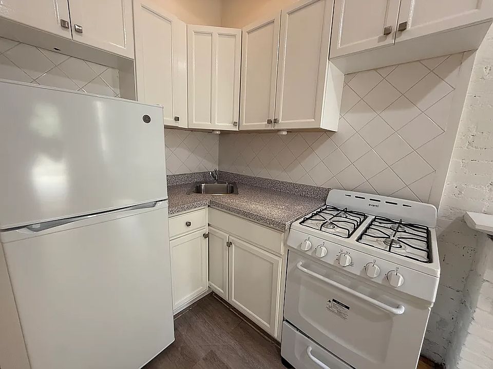 1st image of 426 W 48th St APT 1RE