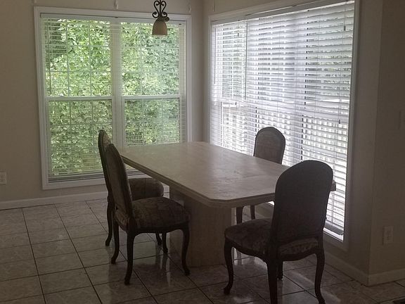 4th image of 587 Creekview Dr