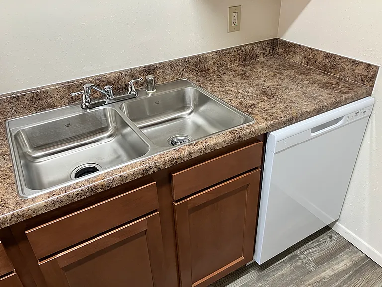 1917 Ridgecrest Dr SE #413 — Photo 16