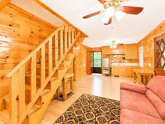 2nd image of 937 Aurora Ln
