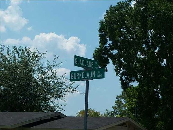 2nd image of 2649 Gladlane Dr