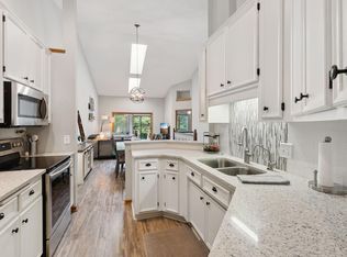 14327 Embassy Way, Apple Valley, MN 55124