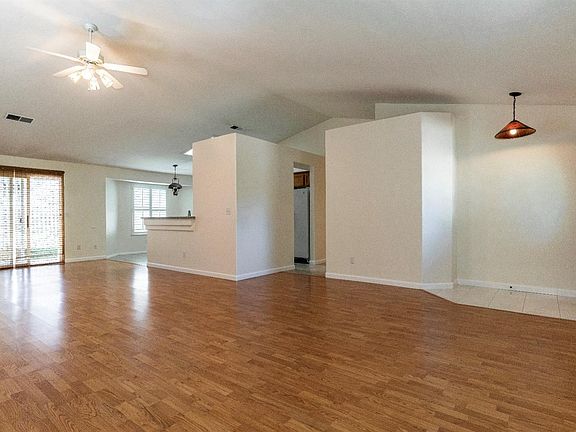 5th image of 1762 Williamsburg Dr