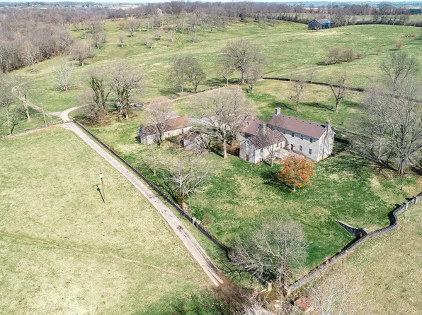 1211 Ruddles Mill Rd, Paris, KY 40361