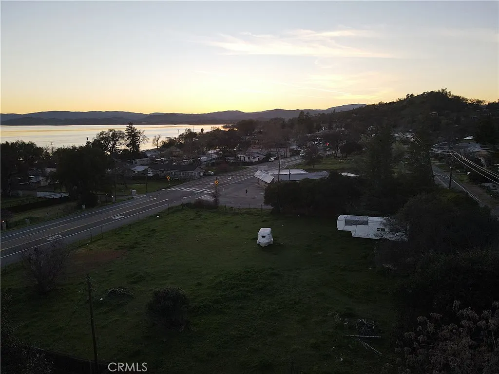 3820 E State Highway 20 photo 1