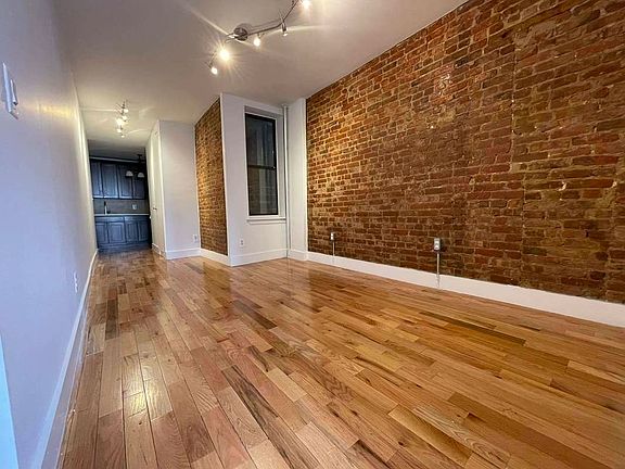 2nd image of 643 Franklin Ave #B301