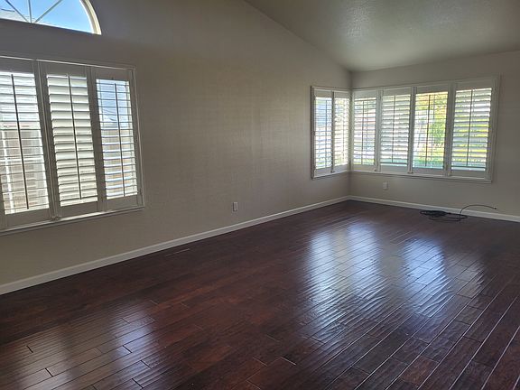 3rd image of 3438 Parker St