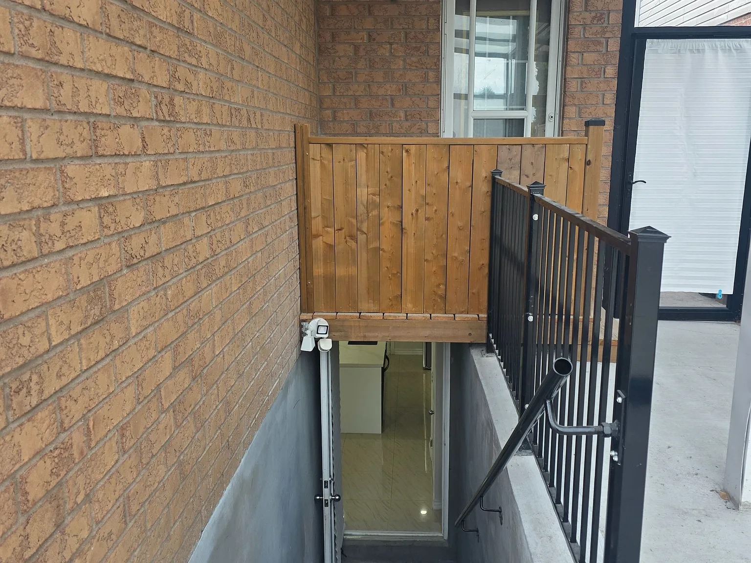 3 bed, $2,200 — Photo 4