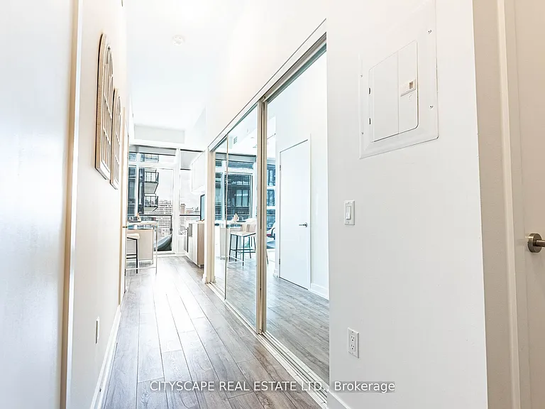 77 Shuter St #907 — Photo 11