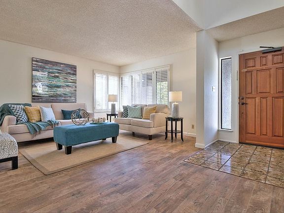3rd image of 4012 Ashbrook Cir