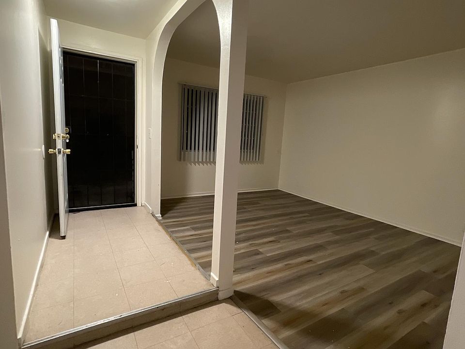 entrance/ living room *similar layout*