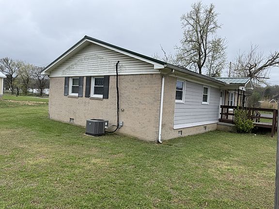 2nd image of 203 N Clydeton Rd