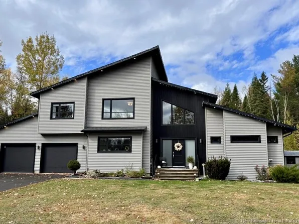 18 Corinth Ave, Lincoln, NB E3B 0P4