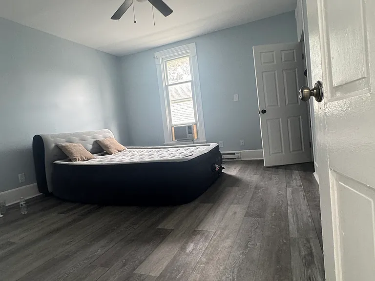 1301 S Reisner St #1 — Photo 5