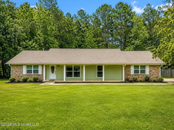 2416 Robertsdale Rd, Gautier, MS 39553