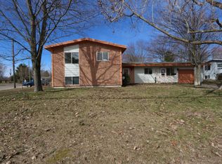 2 Fairway Dr, Kincheloe, MI 49788