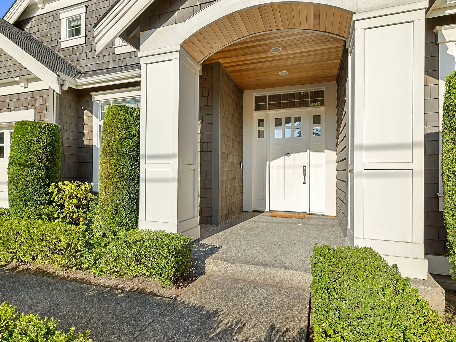 2424 108th Avenue Northeast — Photo 3