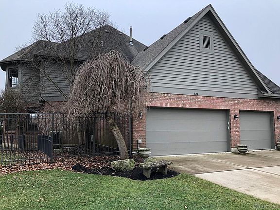 2nd image of 124 Old Carriage Dr