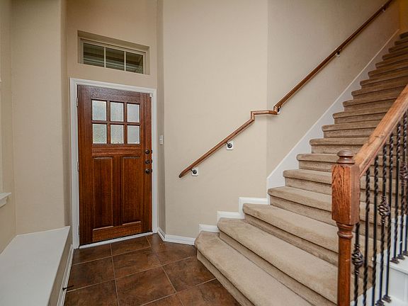 3rd image of 22 Cheswood Manor Dr