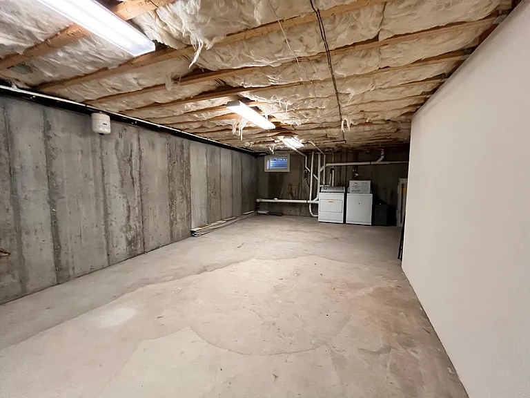 20 Bridgham St — Photo 17
