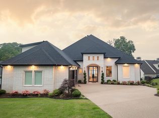 111 Borough Shores Rd, Hot Springs, AR 71913