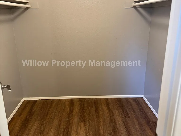 2132 NE Barberry Ct — Photo 8