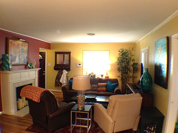 3rd image of 3130 Willowbrook Dr