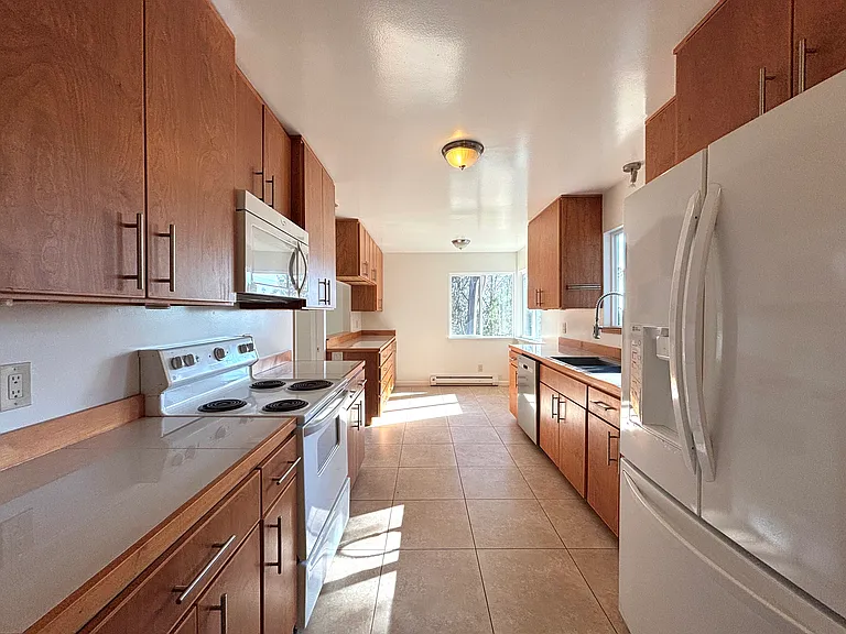 221 Gillette Rd — Photo 17